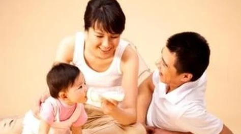 和岳坶做爰视频在线观看：探讨家庭关系中的亲密与界限，如何平衡情感与道德的复杂性