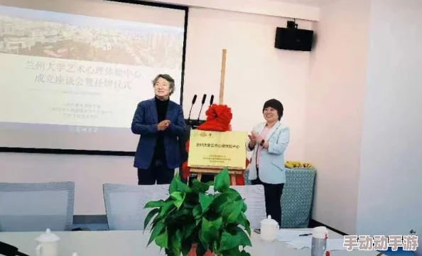 *色图片:最新研究揭示其在艺术创作与心理影响中的重要性,推动相关领域的深入探讨与应用 *色图片:最新研究揭示其在艺术创作与心理影响中的重要性,推动相关领域的深入探讨与应用