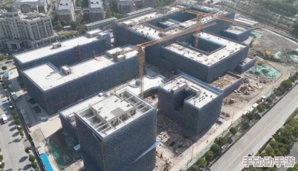 久久精品影院一区二区三区：最新动态揭示了观众对新影片的热情与期待，票房表现持续攀升引发行业关注