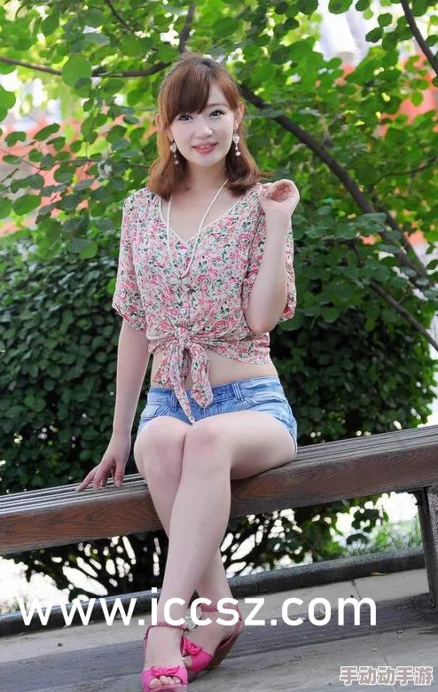 粉嫩粉嫩的极品美女asspie，网友们纷纷表示这位美女的颜值和身材都非常出众，令人惊艳不已