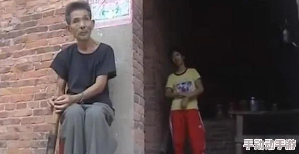 性欧美性另类双性人互交引发热议，网友们对这一现象的看法各异，有人支持包容多元，有人则持保留态度