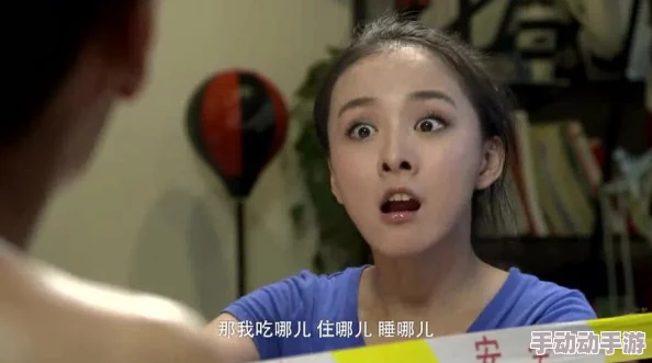 翁公在厨房里轻点好大高雯馨，网友纷纷表示这段视频太搞笑了，翁公的厨艺真是让人捧腹不已