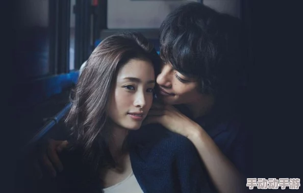 新婚夜乱系列：最新进展揭示事件背后的真相与当事人反应，社会各界对此事的关注持续升温