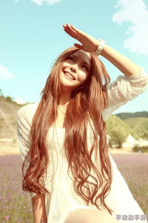 今天吕红一开门就看见刘海，心中不禁感慨万千，回忆起往昔的点滴与那些难忘的瞬间