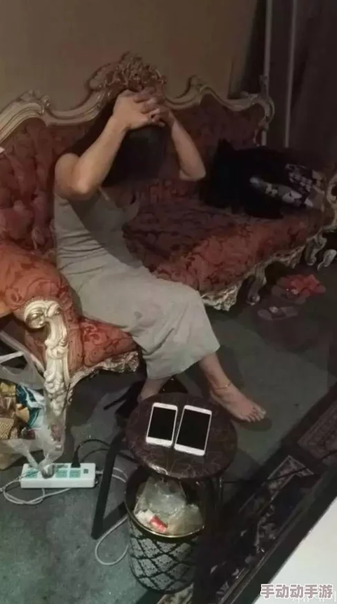 男女搞鸡：激情夜晚引发的疯狂事件，现场目击者惊呼不已！