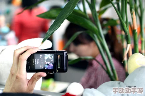 亚洲欧美偷拍自拍：最新动态与趋势分析，探讨该领域的发展现状及未来可能的变化方向