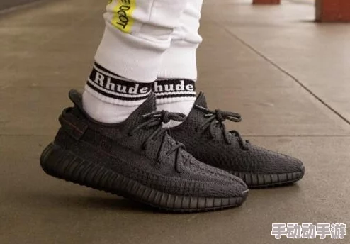 yeezy380蜜桃粉满天星货量分析：了解这款热门鞋款的市场供应情况及其对消费者的影响