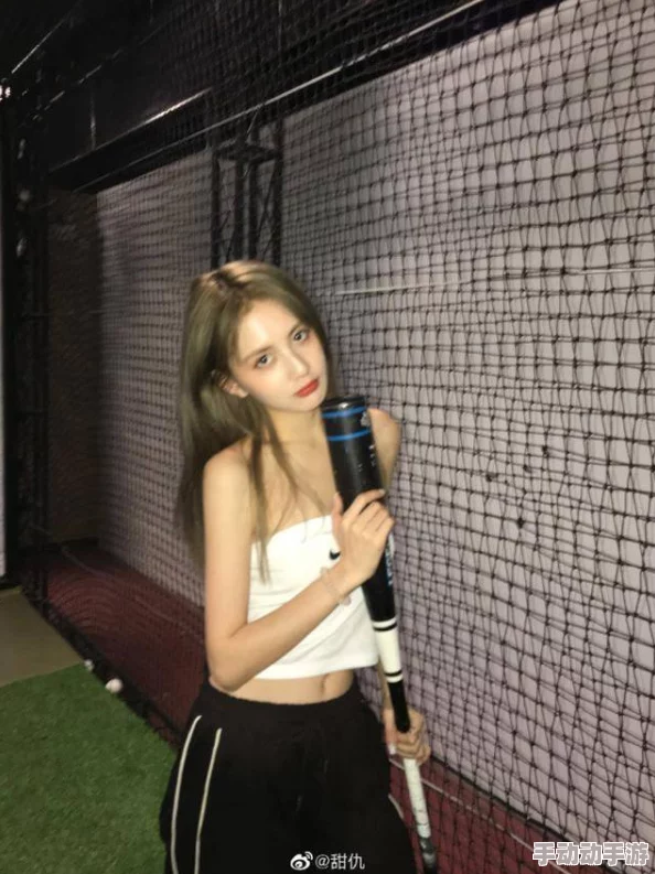 女人的胸无遮挡：最新动态引发热议，社会对女性身体自主权的讨论愈加深入，呼吁尊重与理解