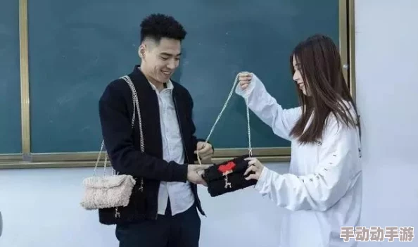 女同学的初次好紧好爽，很多网友认为这样的经历应该更加注重个人感受与尊重，而不是单纯追求刺激