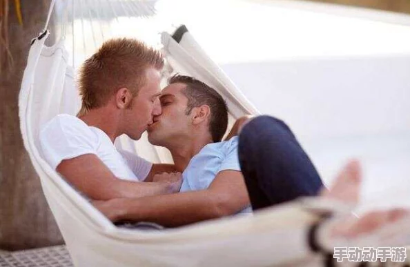 男男做激情爱短篇小说，网友们纷纷表示这种题材大胆新颖，能够打破传统观念，引发更多人对性别与爱的思考