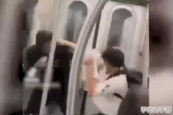 女子初尝黑人嗷嗷嗷叫的小说，带你领略不同文化交融下的激情与挑战，感受心灵深处的震撼与共鸣