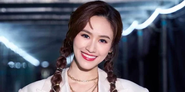 女人被男人操视频：最新动态显示该视频在社交媒体上引发热议，许多网友对此表示强烈反对和谴责