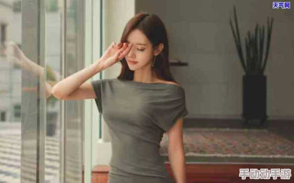 国产扒开美女双腿屁股流白浆，近日在社交媒体上引发热议，众多网友对此视频的真实性和内容展开激烈讨论