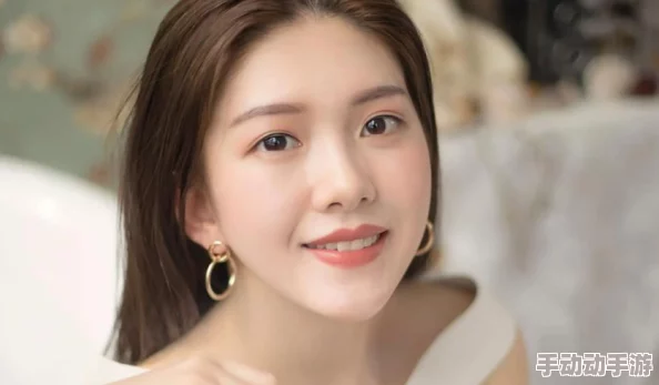 精华液一区区别视频：揭示不同品牌精华液的真实效果与使用体验，助你选出最适合的护肤品！