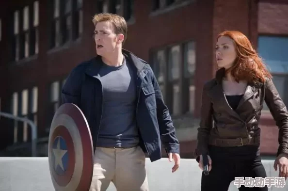 欧美a毛片黑寡妇：最新动态揭示其在影视行业的新角色与未来发展方向，引发观众热议与期待