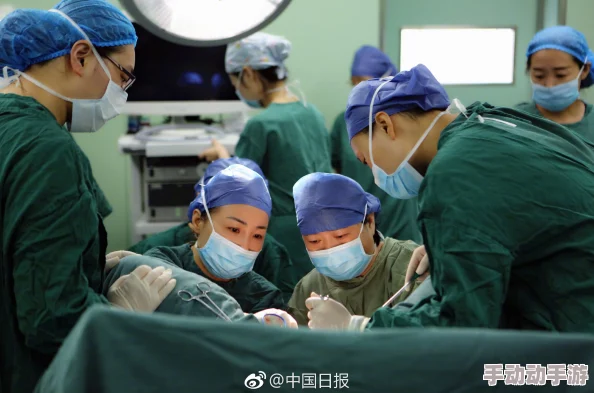 医生男男办公室play肉引发热议，网友纷纷表示对这种情节的看法不一，有人认为过于露骨，也有人觉得是艺术表现