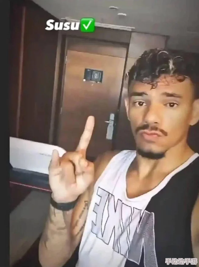 双性受粗大撑开白浊：最新动态揭示了这一现象在社交媒体上的热议及相关讨论的不断升温