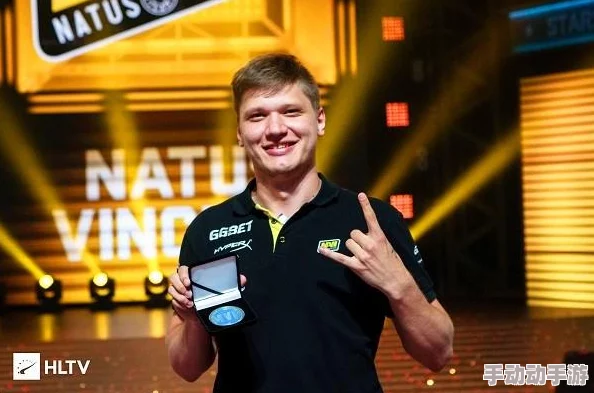 CSGO暴躁老阿姨经典比赛回顾：重温那些令人热血沸腾的瞬间与战术分析