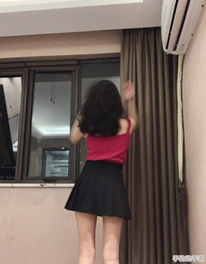 肉色丝袜好紧我要进去了，近日网络热议引发关注，相关话题在社交平台上持续升温，引发众多网友讨论