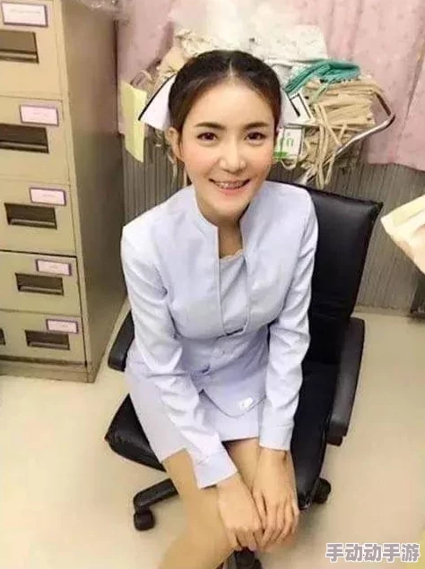 操日本护士：网友们对此事件的看法各异，有人表示愤怒，也有人认为这是对职业的不尊重，讨论热烈