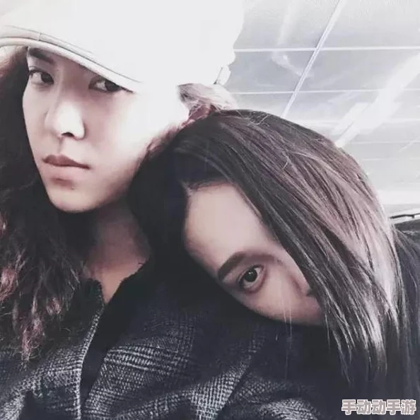 网友自拍区一区二区三区：最新自拍潮流与技巧分享，带你领略不一样的自我风格与创意表达！