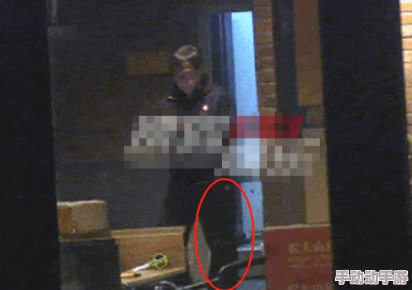 91盗摄海角社区偷拍视频曝光，震惊网友！隐私被侵犯，谁在背后操控这一切？