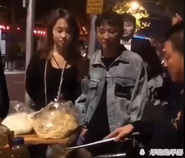 免费观看揉美女胸视频：最新动态与相关内容引发广泛关注，网友热议背后隐含的社会问题与道德争议