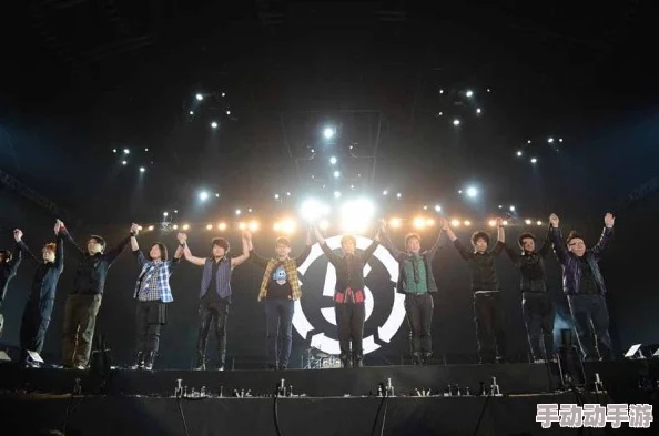 激情五月天：乐队新专辑发布，粉丝期待现场演出盛况再现！