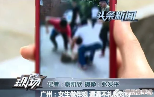 同桌扒下我的内衣摸了一节课，这种行为太过分了，侵犯了个人隐私和尊严，应该受到谴责和制止