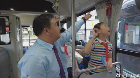 坐公交车被c了2个小时阅读，乘客们纷纷表示无奈与愤怒，呼吁改善公共交通服务质量