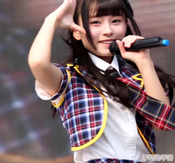 AI换脸鞠婧祎被狂躁，网友热议技术发展与隐私保护的矛盾，引发广泛讨论和关注