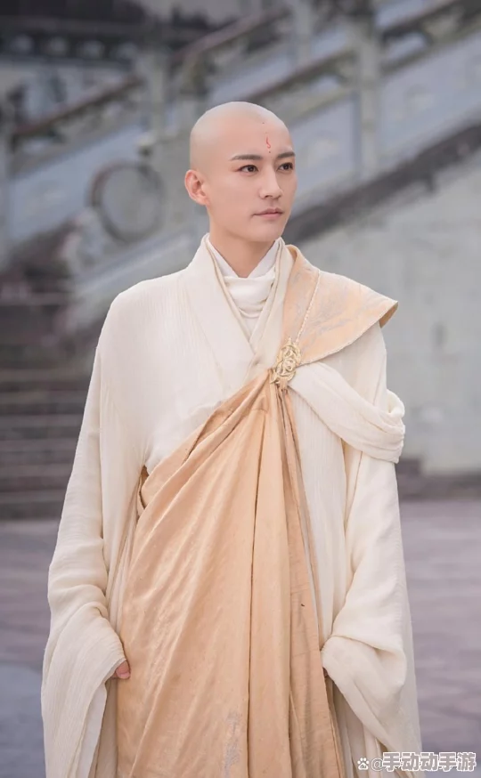 AI换脸鞠婧祎被狂躁，网友热议技术发展与隐私保护的矛盾，引发广泛讨论和关注