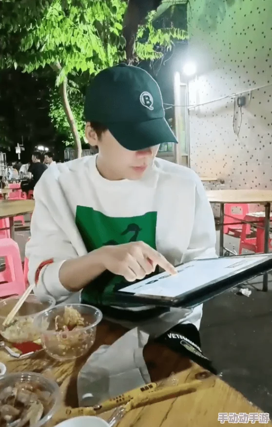 男人扒开添女人免费视频，近日引发热议，许多网友对此表示关注与讨论，相关话题在社交媒体上持续升温