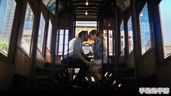 清风阁爱爱：神秘情侣夜探古楼，惊现浪漫密会现场引发热议！