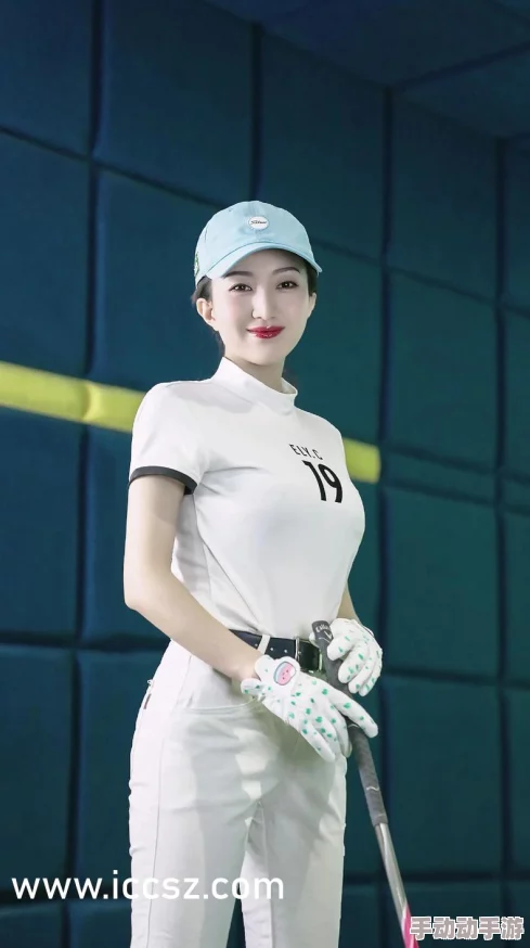 美女丝袜内衣久久网站，网友们纷纷表示这个网站的内容丰富多样，满足了不同用户的需求，非常受欢迎