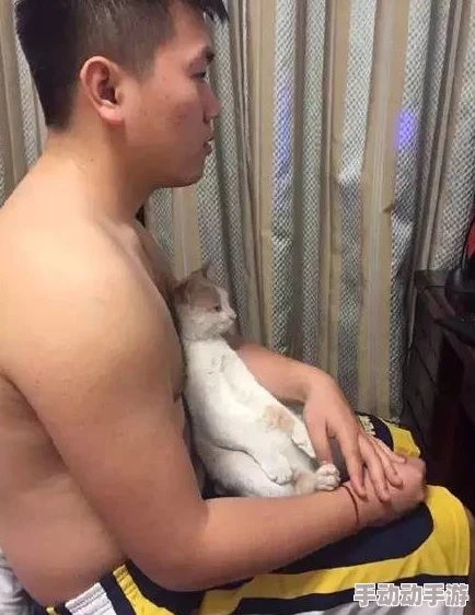 不让我穿衣服随时吃奶，很多网友认为这种行为过于夸张，不符合社会常规，应该尊重个人隐私和公共场合的礼仪