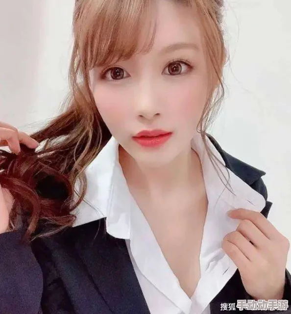 紧缚奴隷され女教师：最新动态揭示了该作品在社交媒体上的热议与讨论，引发众多粉丝的关注与评论