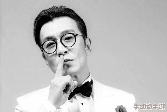 一起草吃瓜黑料：震惊！某知名明星私生活曝光，内幕令人瞠目结舌，背后真相引发热议！