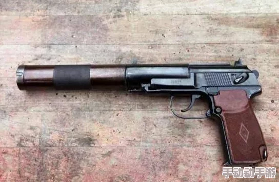 暗区突围G18C手枪深度解析:性能、改装与实战应用指南 暗区突围G18C手枪深度解析:性能、改装与实战应用指南