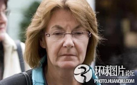 凹凸欧美老妇BBBwwBBw引发全球争议，震惊网络的事件背后隐藏着不为人知的真相和惊人内幕！