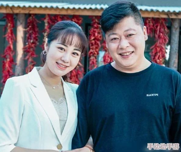 58岁沈阳老阿姨叫的没谁了，街头热舞引围观，网友直呼“太有魅力！”