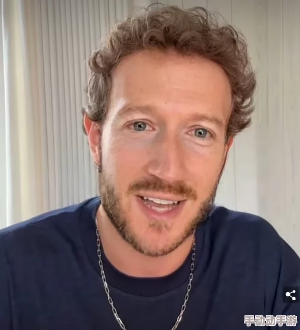 波多野结衣丝袜诱惑：最新动态曝光，粉丝热议她在社交媒体上的新照片，引发众多关注与讨论