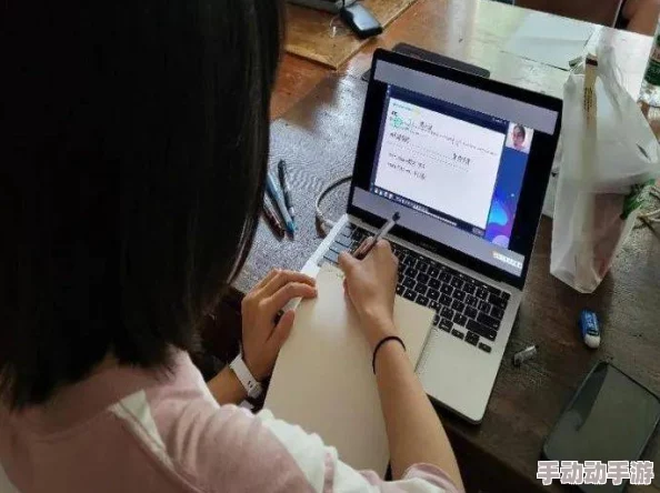 在线播放国产高清大学生：新平台上线，提供丰富多样的学习资源与互动体验，助力大学生在线学习与交流