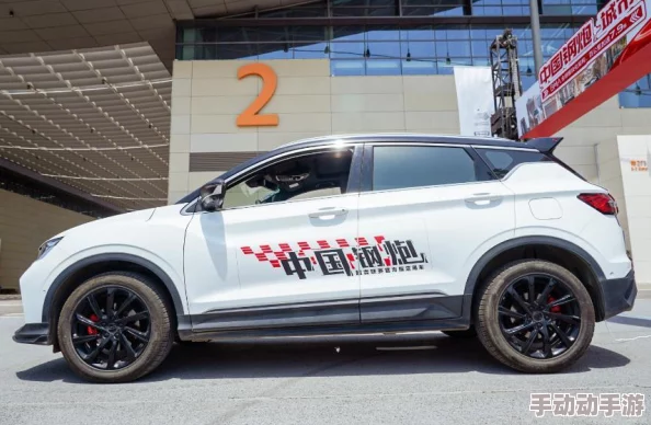 她越哭他撞得越凶现言非砂，情感纠葛升级，两人之间的误会与真相逐渐浮出水面，引发更多波澜