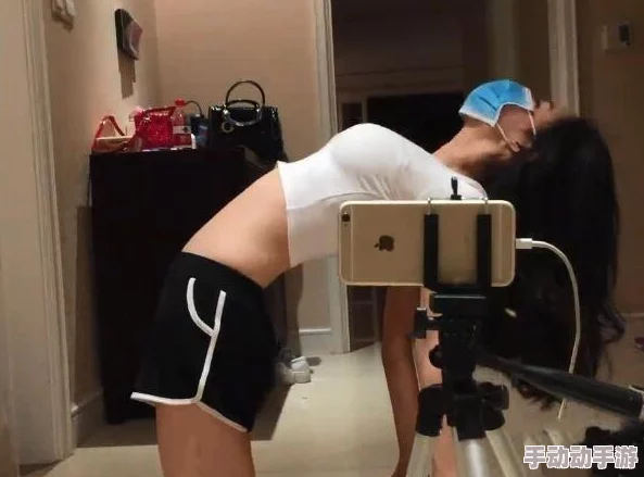 扒开女人双腿猛进猛出免费视频,近日在社交平台上引发热议,许多网友分享了自己的看法和体验 扒开女人双腿猛进猛出免费视频,近日在社交平台上引发热议,许多网友分享了自己的看法和体验