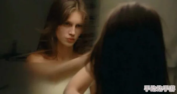 浴室情欲2：探索禁忌与欲望的极致体验，揭开隐秘的激情世界