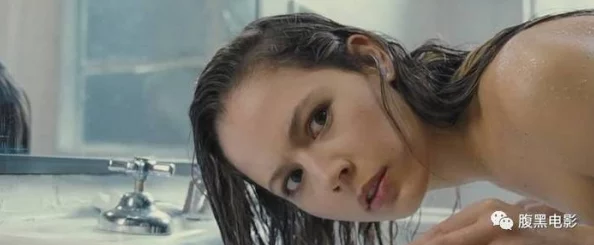 浴室情欲2：探索禁忌与欲望的极致体验，揭开隐秘的激情世界