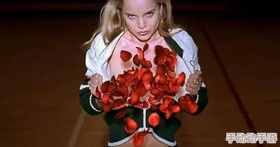 放荡的情欲在线观看，许多网友认为这部作品大胆而真实，展现了人性深处的欲望与挣扎，引发了热烈讨论