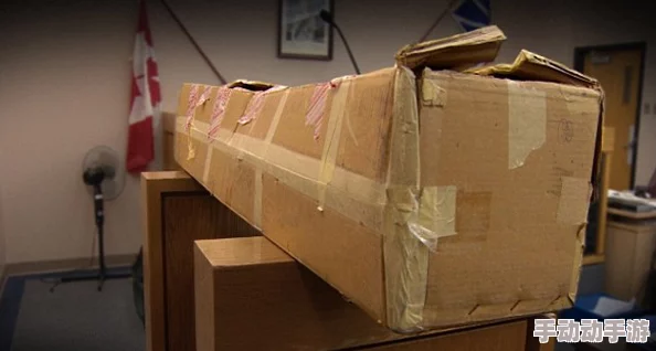 日本夏冰寒说：男女做爰猛烈啪啪吃奶动床戏，最新动态：该影片因其大胆表现和真实情感引发热议，观众反响强烈