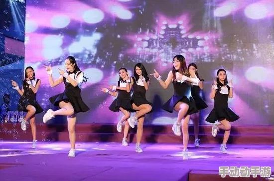 畅享亚洲一区浅井舞香精彩表演，在线观看尽享视觉盛宴